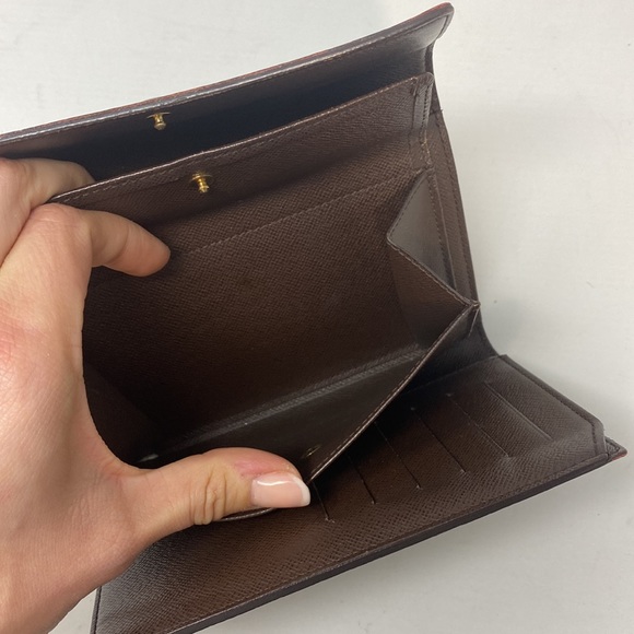 Louis Vuitton Damier Wallet - Picture 3 of 7